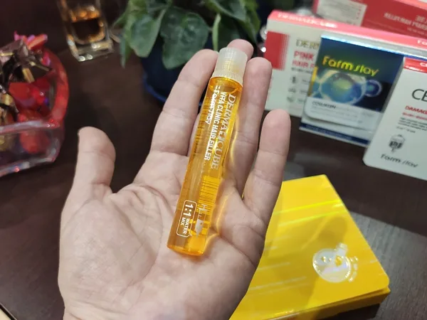 فارم ستاي امبولات فيلر الشعر  بالفيتامينات  - ديرما كيوب فيتا كلينك 13 مللي |  Farm Stay Derma Cube Vita Clinic Hair Filler - 1Pack (13Ml X 10Pcs)