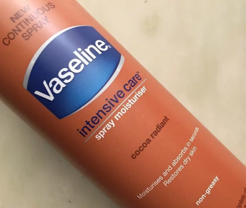 فازلين سبراى لوشن بالكاكاو للبشرة الجافة 190مل ا Vaseline Intensive Care Cocoa Radiant Spray Moisturizer