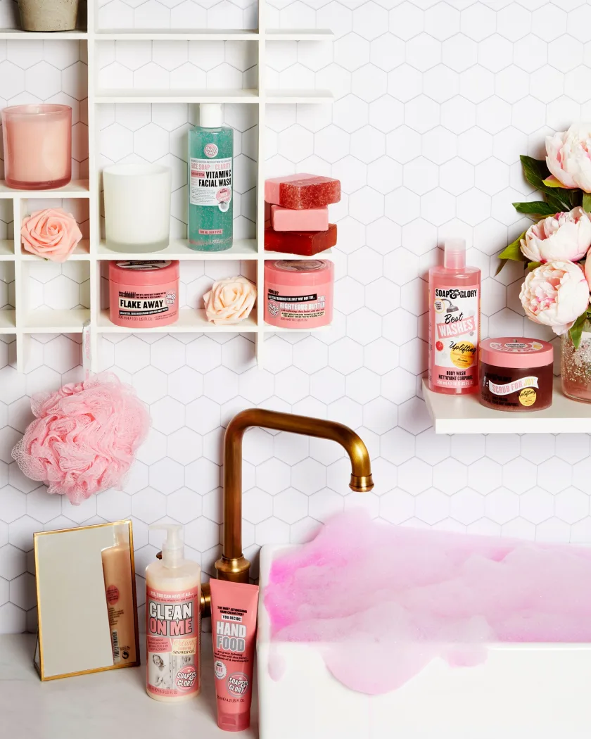 سوب اند جلوري مرطب ذا رايتس باتر مع خلاصة الصبار والشيا لترطيب وتغذية البشرة 300 مل | Soap & Glory The Righteous Butter Body Butter 300ml