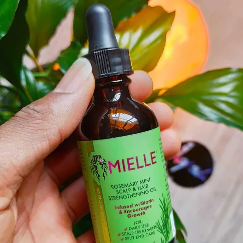 ميلي أورجانيك زيت إكليل الجبل والنعناع لتقوية الفروة والشعر 59مل |  Mielle Organics Rosemary Mint dark Scalp and Hair Strengthening Oil 59ml.