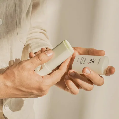 بيوتي اوف جوسون واقي شمس ستيك مطفي بالماغورت والكاميليا مع عامل حماية من الشمس 50 +  |   Beauty Of Joseon Matte Sun Stick : Mugwort+Camelia SPF50+/PA++++ 18g