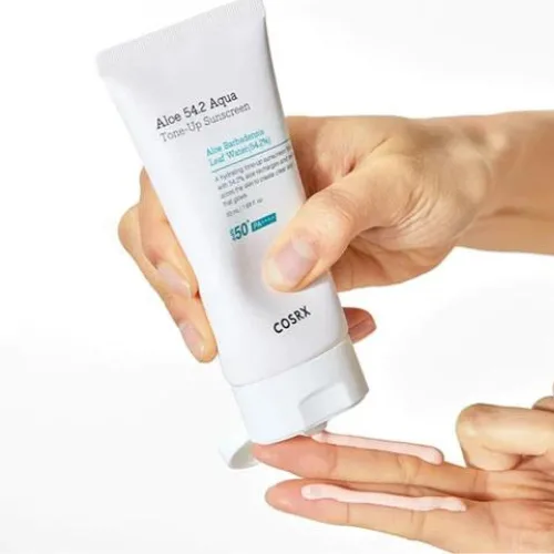كوزركس واقي شمسي مائي مع لون SPF50 بالألوفيرا لحماية وترطيب البشرة 50 مل | COSRX Aloe 54.2 Aqua Tone-up Sunscreen SPF 50+ PA++++ 50ml