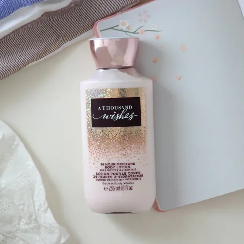 باث آند بودي وركس لوشن الجسم " أ ثاوذند ويشيس "  236 مل   |   Bath & Body Works A Thousand Wishes  Body Lotion 236ml