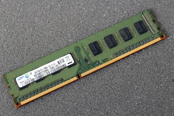Samsung 2GB PC3-10600U-1333MHz Desktop Non-ECC DDR3 Memory