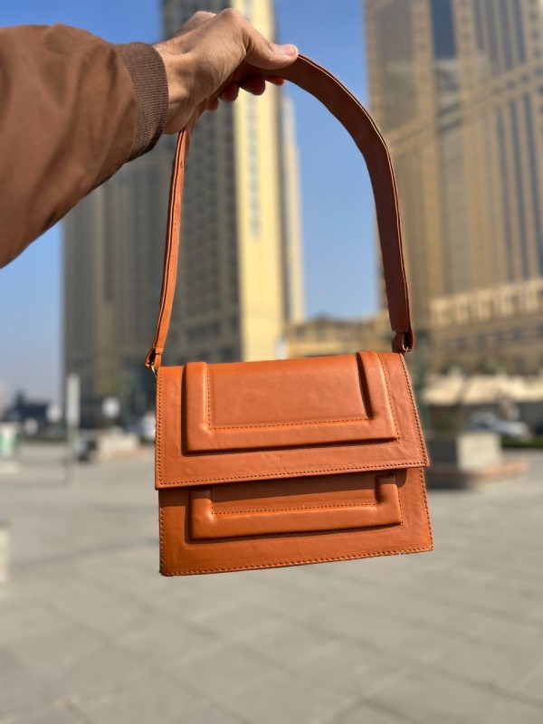 نانسي كتف