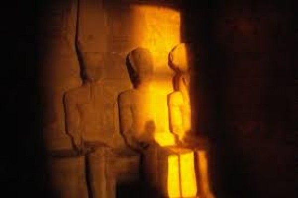 تعامد الشمس على معبد أبو سمبل (طبعة ثانية ورقية )