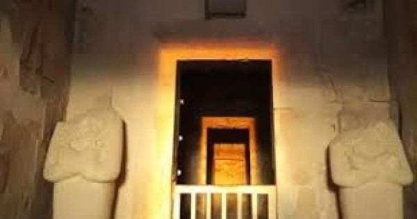 تعامد الشمس على معبد أبو سمبل          (طبعة أولي اليكترونية، عام 2019م)