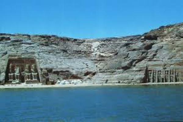 تعامد الشمس على معبد أبو سمبل          (طبعة أولي اليكترونية، عام 2019م)