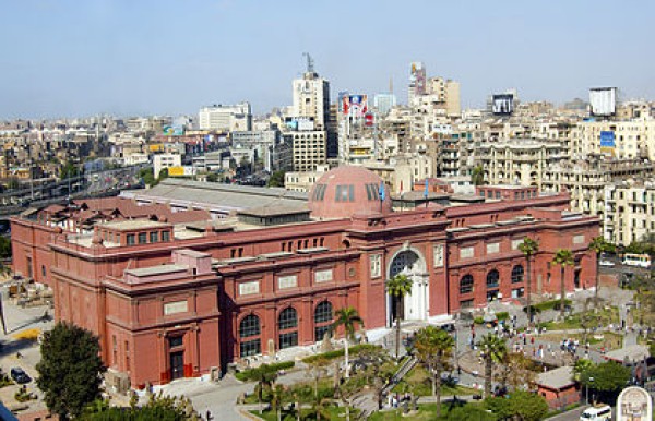 مأساة نفرتيتي وأخواتها (قصة نهب وتهريب الآثار المصرية منذ الأزل وحتى يومنا هذا)             (كتاب اليكتروني) 2019م