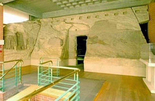 مأساة نفرتيتي وأخواتها (قصة نهب وتهريب الآثار المصرية منذ الأزل وحتى يومنا هذا)             (كتاب اليكتروني) 2019م