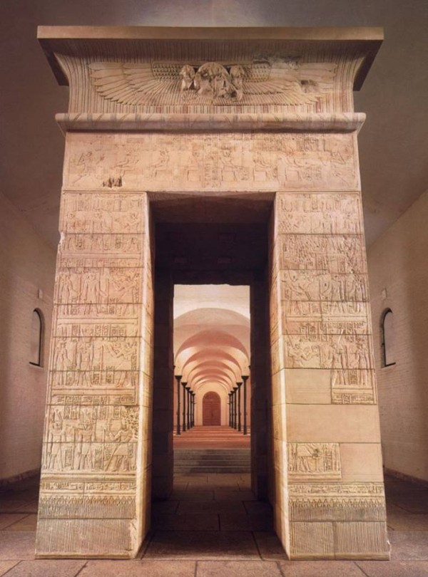 مأساة نفرتيتي وأخواتها (قصة نهب وتهريب الآثار المصرية منذ الأزل وحتى يومنا هذا)             (كتاب اليكتروني) 2019م
