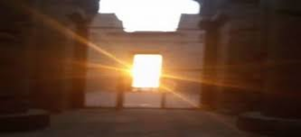 تعامد الشمس على معبد أبو سمبل               (طبعة  ثالثة ورقية بالألوان، مارس 2025م)