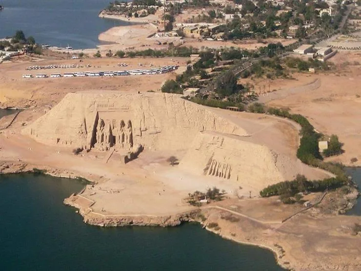 تعامد الشمس على معبد أبو سمبل               (طبعة  ثالثة ورقية بالألوان، مارس 2025م)