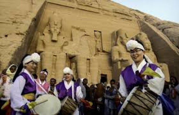 تعامد الشمس على معبد أبو سمبل               (طبعة  ثالثة ورقية بالألوان، مارس 2025م)