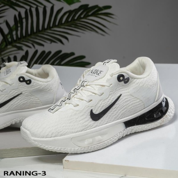 حذاء Nike – الراحة والأناقة في كل خطوة!