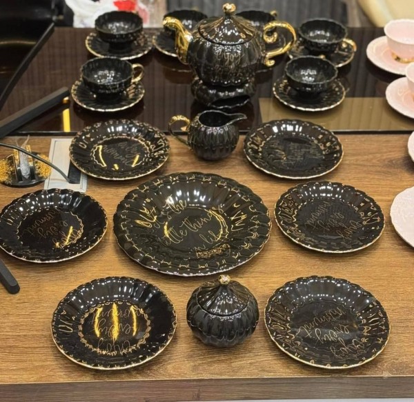 طقم فطار بورسلين لوتس