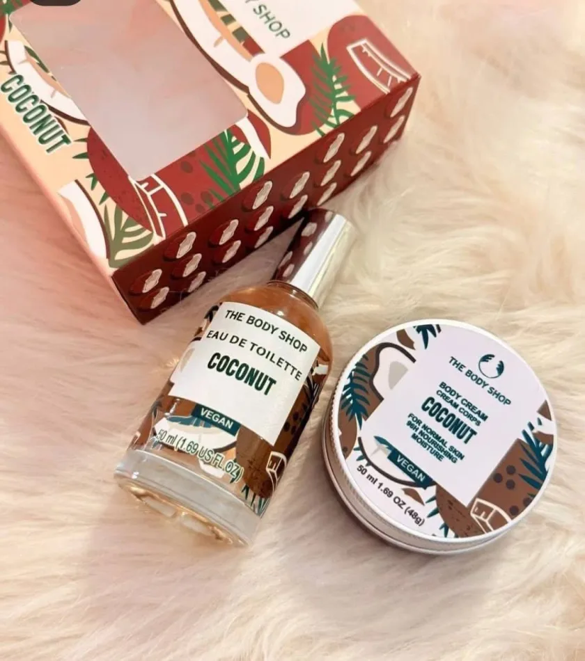 مجموعة منتجات الفانيليا من ذا بودي شوب  set of The Body Shop Vanilla products