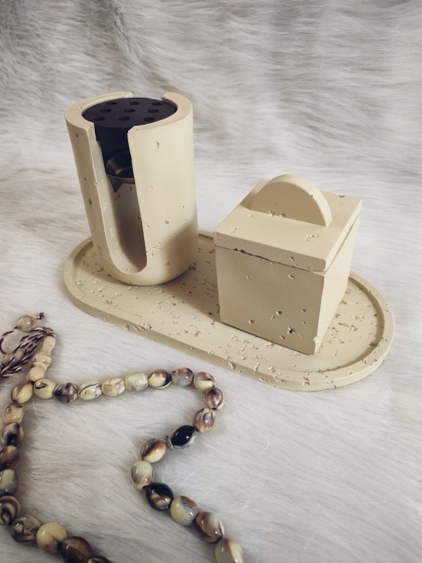 مبخرة مع حافظة وقاعدة – جودة عالية وأناقة لا مثيل لها أضف لمسة فاخرة وأجواء دافئة إلى منزلك مع مبخرتنا المصنوعة بدقة وعناية.