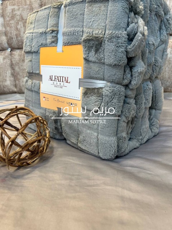 🌹🌹اشيك دفايه للشتا دا  دفايه الفتال اطفال 2 قطعه فرو ساده خطيره🌼حفر بالوان شيك وموديل جنان