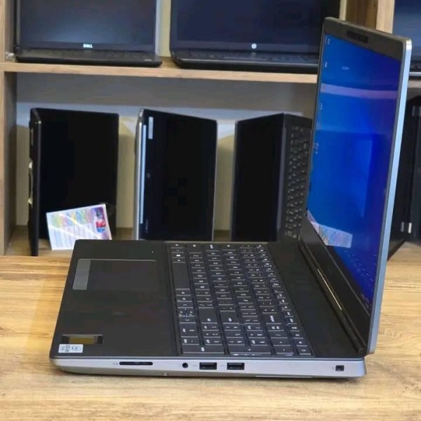 Dell Precision 7550   Intel Core i9-10885H (10th Gen)