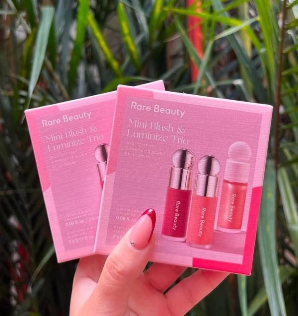 طقم رير بيوتي ميني بلاشر وهايلايتر -  Rare Beauty Mini Blush & Luminizer Trio