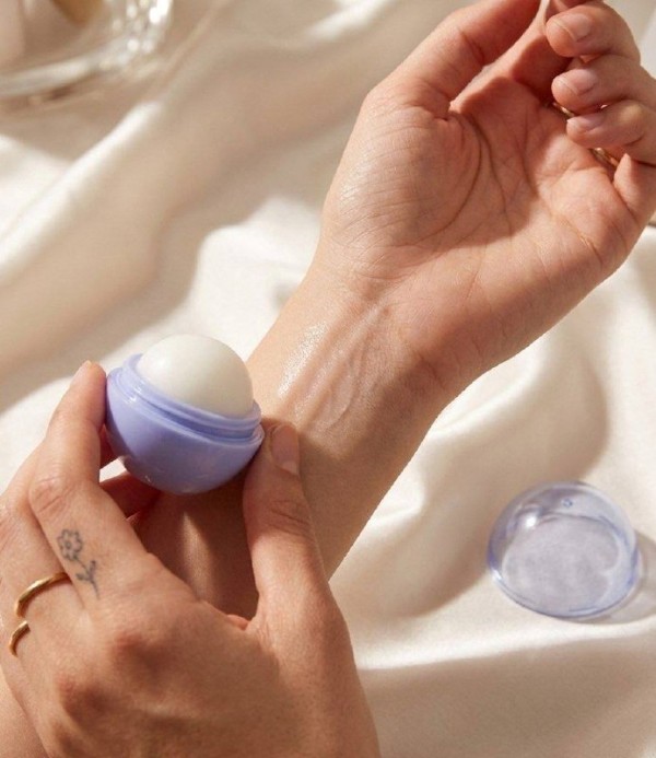 عطر تريند إت أب لترطيب وتعطير أماكن النبض  - Trend It Up In My Spring Bubble Perfume Balm