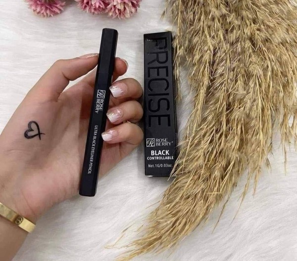 ايلاينر روز بيري الأصلي سواد فاحم ماط مقاوم للماء | Rose Berry Precise Eyeliner
