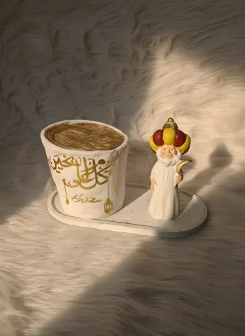 عربية كنافة رمضانية مع شخصية كرتونية، ديكور رمضان كريم بتصميم تراثي، أبيض وذهبي، بوليستر، زينة إسلامية احتفالية للمنزل والمكتب