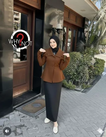 اسم الموديل 💥💥 بليزر جوخ  ♥️   الخامه 💥💥  جوخ 🖤💓  السايز 💥💥ل 85 ك   الطول 💥💥 75
