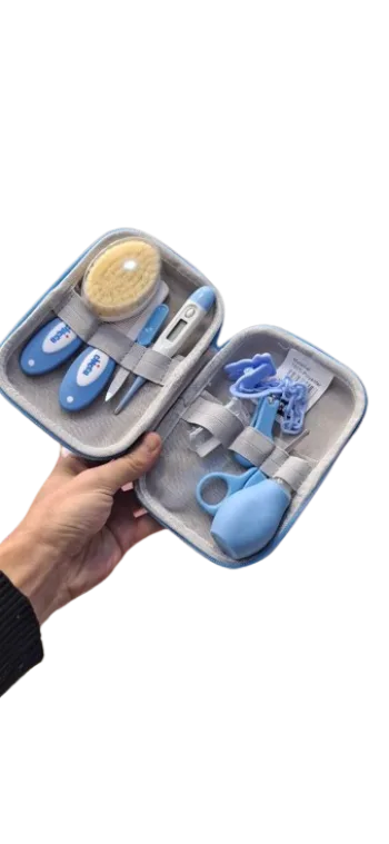 طقم عناية ونظافة البيبي المتكامل من شيكو 4 في 1 بالحقيبة | Chicco Baby Care Set