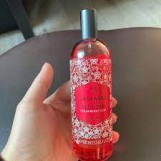 ذابودى شوب ميست جابنيز شيرى بلوسوم الفراولة ا The Body Shop Japanese Cherry Blossom Strawberry Kiss Body Mist 100ml