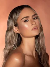 شيجلام هايلايتر سائل لتفتيح البشرة  - تي كيك | SHEGLAM Tea Cake Radiating Liquid Highlighter