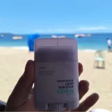 إيسنتري عصا الشمس الخفيفة المنعشة بالبصل  22 جم |  Isntree Onion Fresh Light Sun Stick 22 g