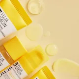 سام باي مي مجموعة البداية ضد البثور يوجا نياسين لتفتيح وعلاج البقع 4 قطع | SOME BY MI Yuja Niacin Anti Blemish Starter Kit 4pcs