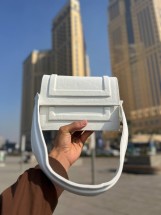 نانسي كتف