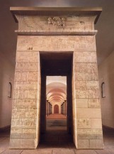 مأساة نفرتيتي وأخواتها (قصة نهب وتهريب الآثار المصرية منذ الأزل وحتى يومنا هذا)             (كتاب اليكتروني) 2019م