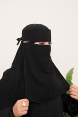 نقاب بدون اسم