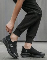 كوتشي سكتشرز سليب أون Arch Fit