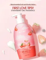 لوشن حليب الفراولة لتقشير وتفتيح الجسم وعلاج جلد الوزة - 250 مل | MEKINE Strawberry Milk Body Lotion
