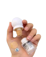 كونسيلر لاست لوك العلاجي الجديد بالأسفنجة تغطية كاملة وثبات 12 ساعة | Last Look Concealer